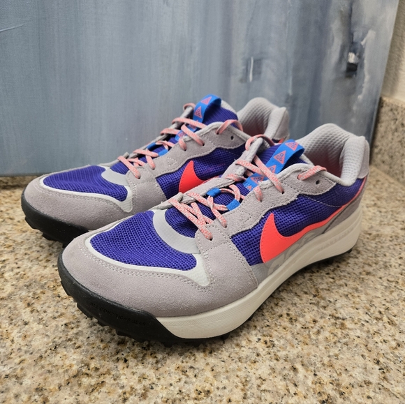 👟 NIKE ACG Grey Lowcate Athletic Trail Shoes , SIZE 10, like new! - Picture 2 of 16